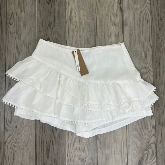 Do+Be Womens Size L White Ruffle Asymmetrical Teired Skort NEW Short Skirt - Picture 3 of 4